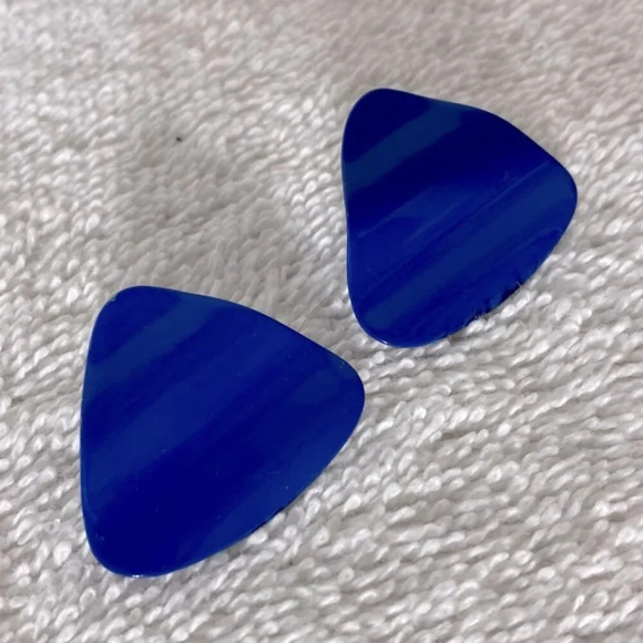 Vintage Blue Painted Metal Rippled Triangle Pierced Earrings Costume Jewelry - Picture 5 of 7